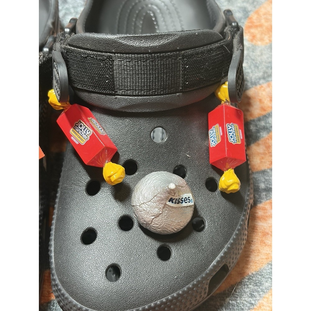 Crocs Classic Adjustable SR Clog Black Size W8 With (6) Charms - Picture 5 of 9
